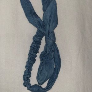 Blue Headband With a Wire Bow